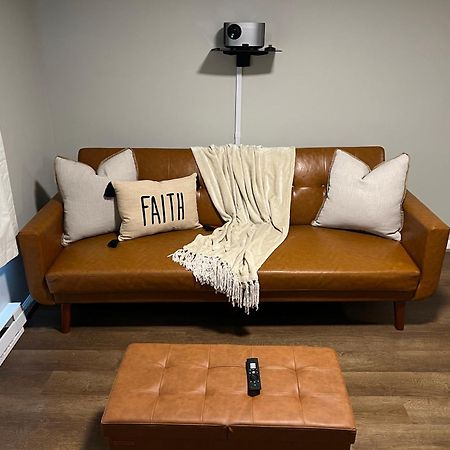 Cheerful Home With Amazing Lake View New Fairfield Ngoại thất bức ảnh